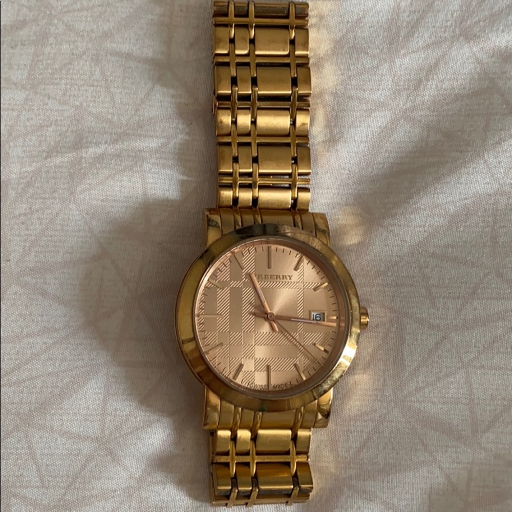 😍Burberry gold watch - Picture 1 of 2